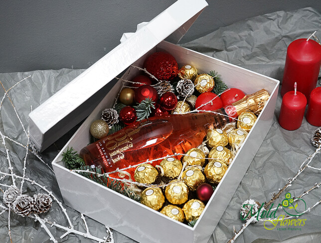 Коробка с Apriori Muscat розовое и конфетами Ferrero Rocher Фото